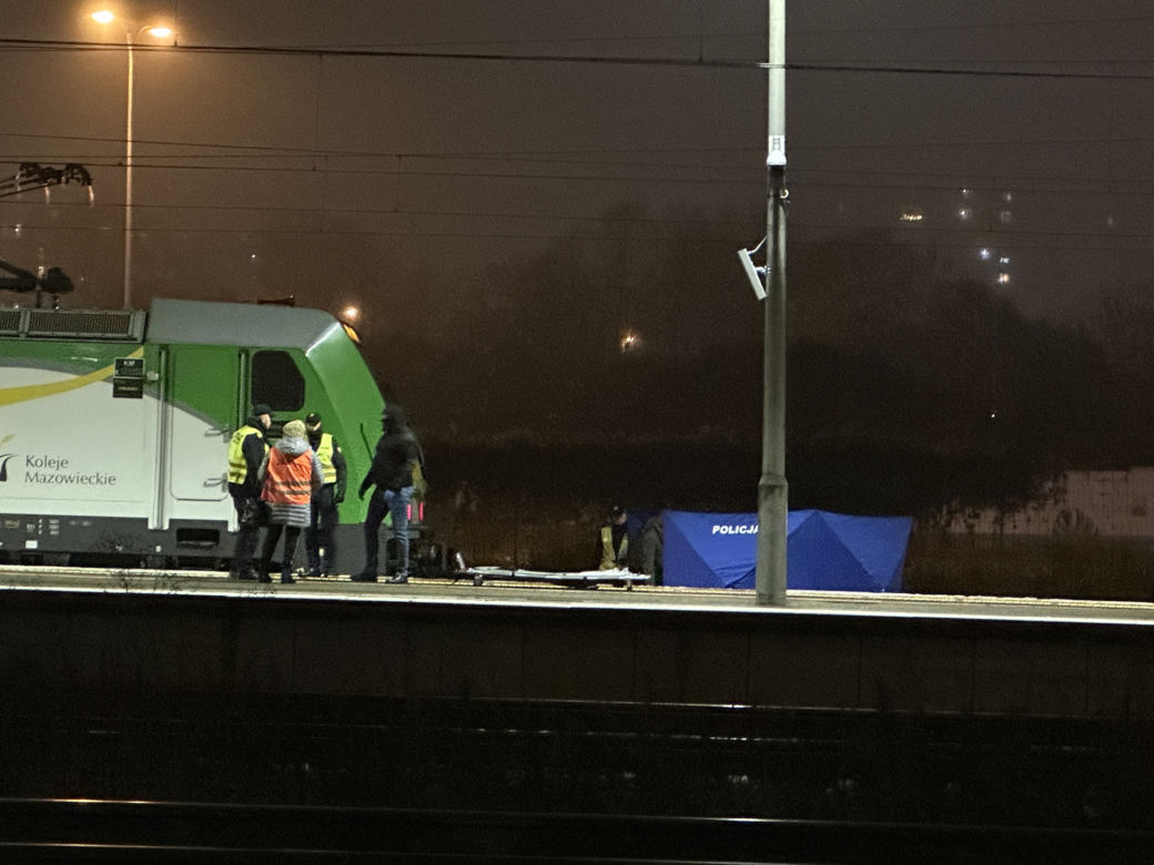 Tragedia na torach w Warszawie. 15-letnia dziewczynka zginęła pod kołami pociągu