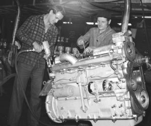 QUIZ PRL. Czy się stoi, czy się leży, trzy tysiące się należy. Tak pracowano w PRL-u