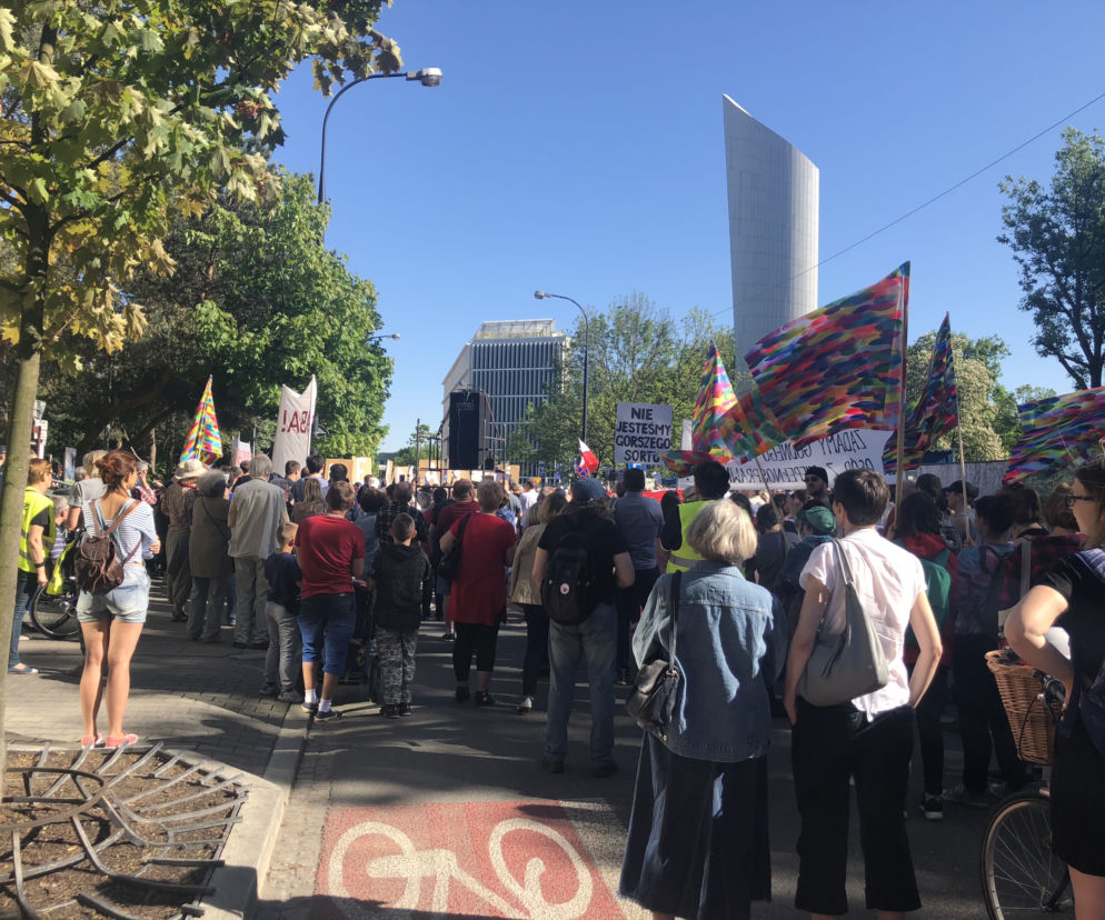 W jedności siła. Manifestacja wsparcia dla protestujących w Sejmie