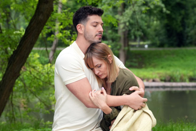 Barwy szczęścia, odc. 3285. Justin (Jasper Sołtysiewicz), Ola (Michalina Robakiewicz)