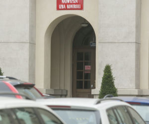 Ćwierć miliona na toalety dla Banasia