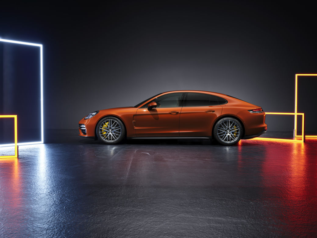 (2020) Porsche Panamera po liftingu 