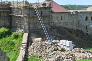 Odbudowa zamku w Dobczycach