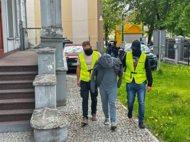 Gonili 13-latka na bagno, dziś sami trafili do aresztu