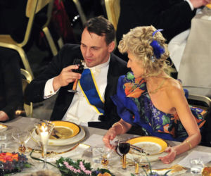 Sikorski nosi brudne szmaty