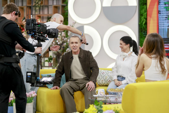 Kurzajewski ogolił się na łyso w "Halo tu Polsat"