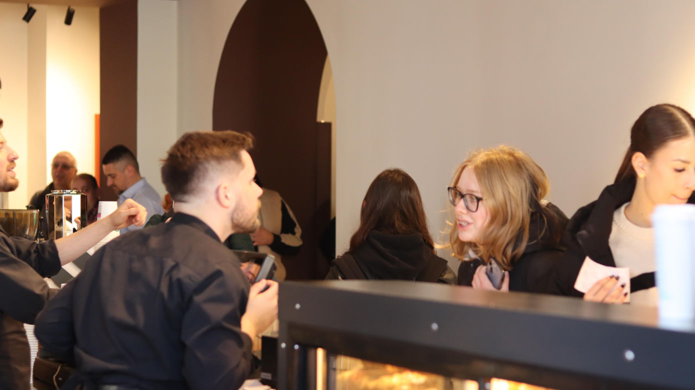Pierwszy Starbucks w Lublinie otwarty! Jak lokal wygląda w środku? 