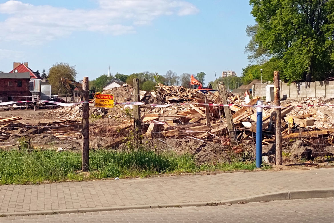Po budynkach na ul. Sosabowskiego pozostała sterta gruzu