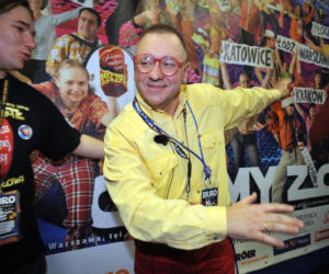 Jerzy Owsiak na przestrzeni lat. Tak zmieniał się jego charakterystyczny wizerunek