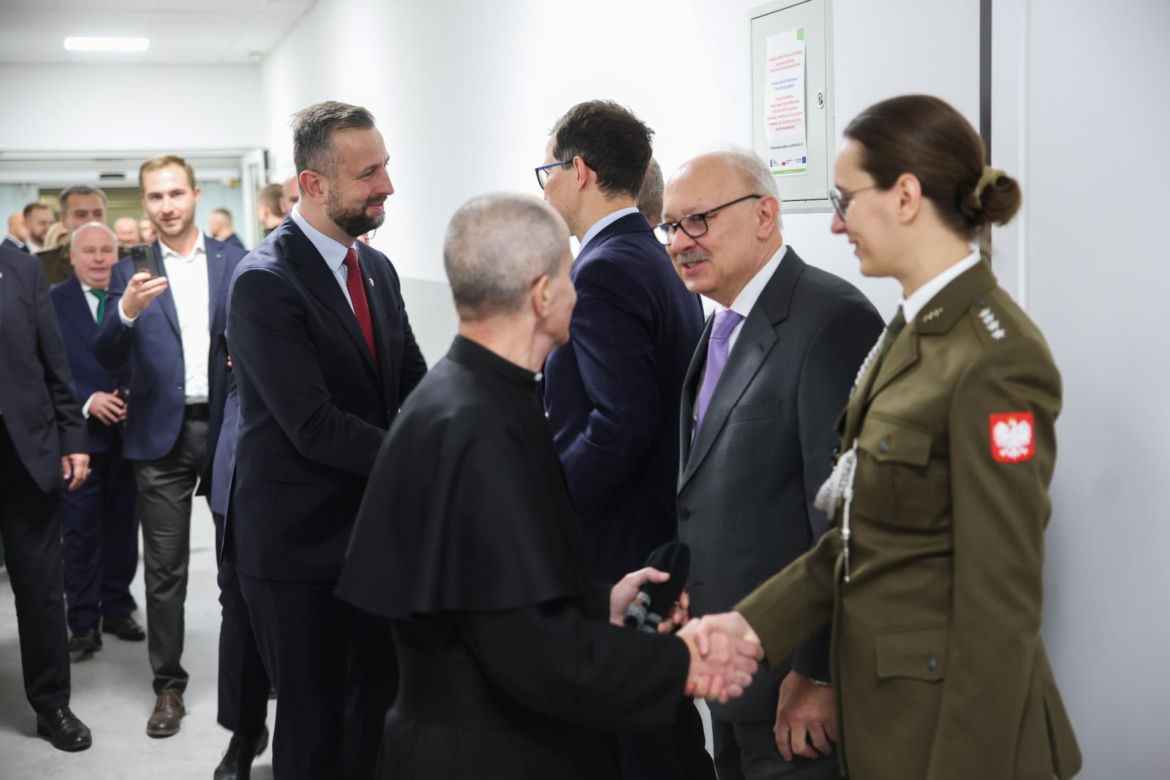 Nowoczesny tomograf w krakowskim szpitalu wojskowym. Sprzęt z funduszy KPO zaprezentował szef MON