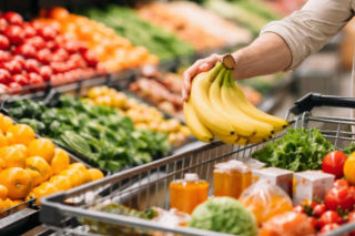 Sklepy otwarte 1.02.2026 - Biedronka, Lidl, Żabka, Dino. Gdzie zrobić zakupy 1 lutego 2026?