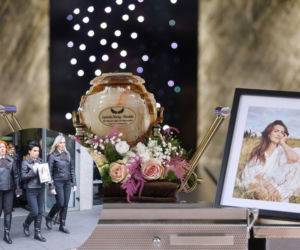Poruszające sceny na pogrzebie Agnieszki Maciąg. Tak gwiazdy i bliscy żegnali modelkę