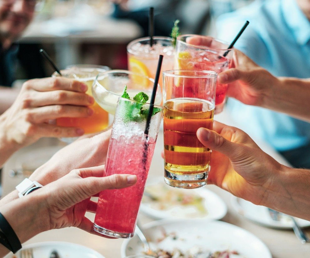 Zrobili urodziny w restauracji pomimo obostrzeń. Grozi im grzywna, a nawet 8 lat więzienia