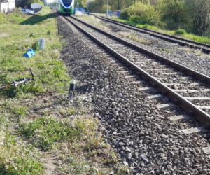 Szynobus potrącił rowerzystę na przejeździe kolejowym w Rzeszowie. Mężczyzna nie żyje