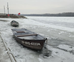 Wisła stanęła pod lodem. Zimowy spektakl w Starym Fordonie zachwyca, ale i ostrzega