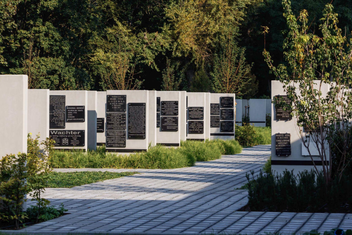 Park Pamięci na Cmentarzu Żydowskim w Warszawie