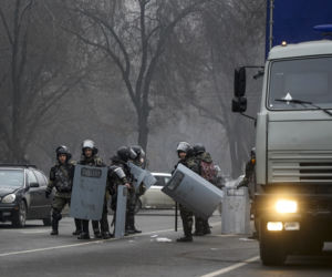 Prezydent przyjął dymisję rządu. Tłumy na ulicach, protesty w Kazachstanie