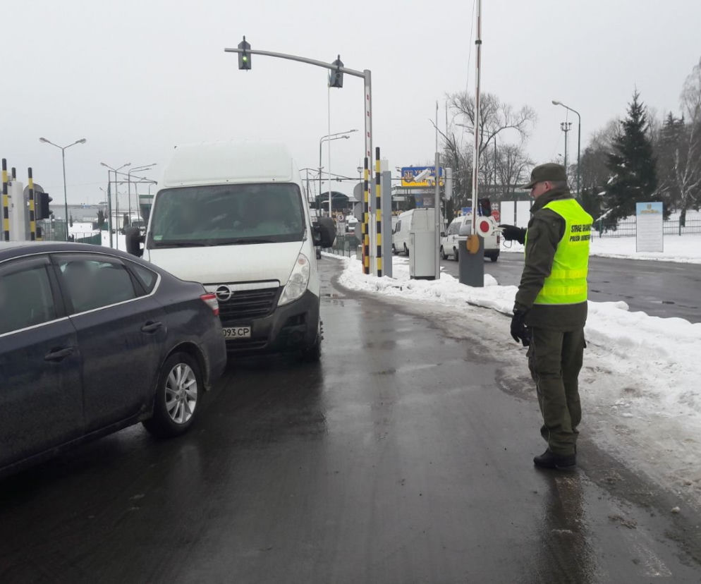 Szok! Chciał najechać samochodem na funkcjonariuszkę SG w Medyce