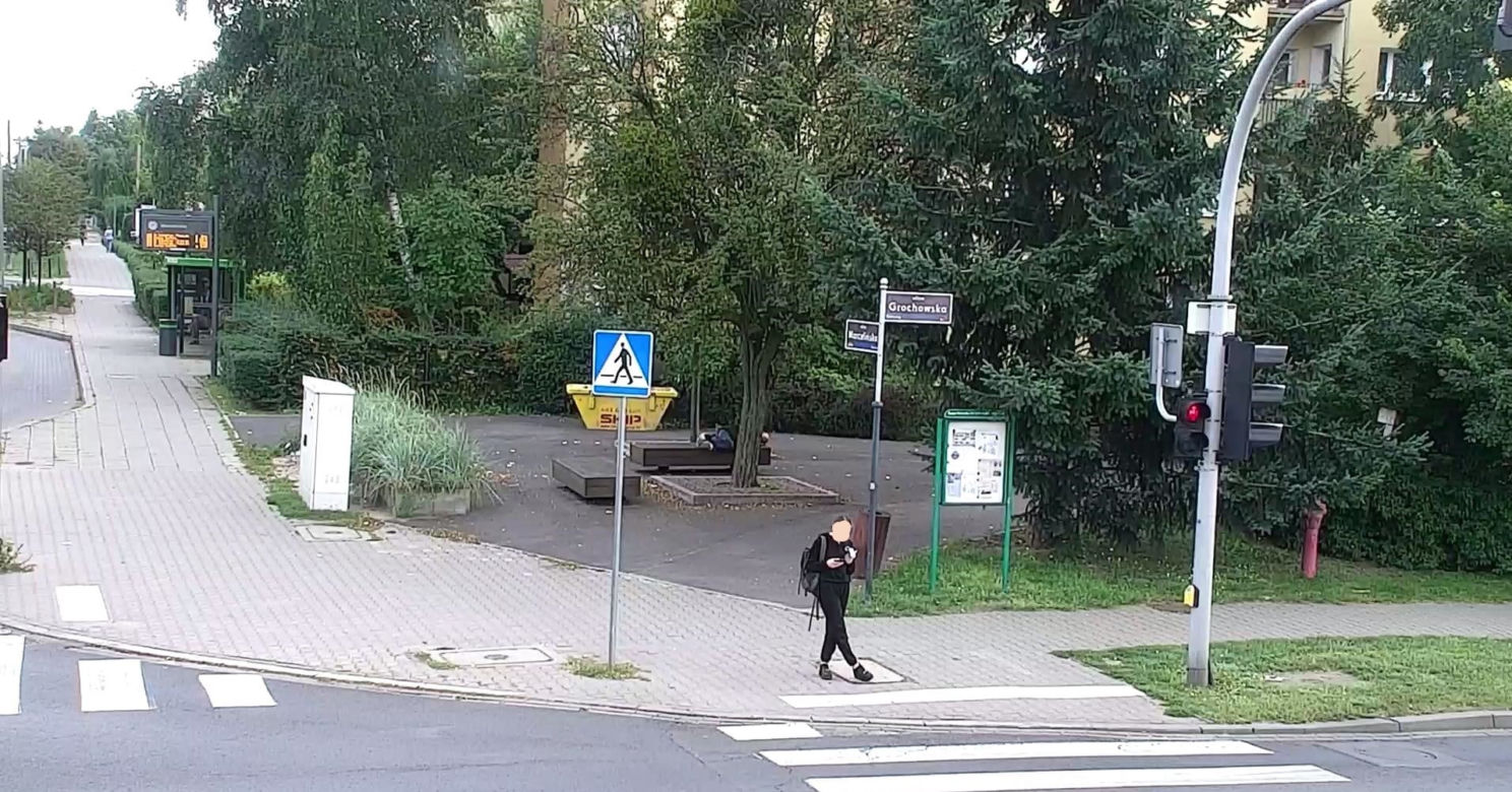 Poznań: Na ławce leżał skulony mężczyzna. Był poszukiwany przez rodzinę