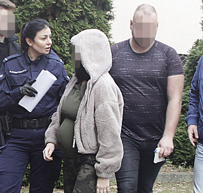 4,5-letni Leoś zakopany za domem. Jego ciężarna matka doprowadzona do prokuratury
