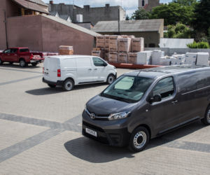 Toyota Proace Furgon, Toyota Hilux
