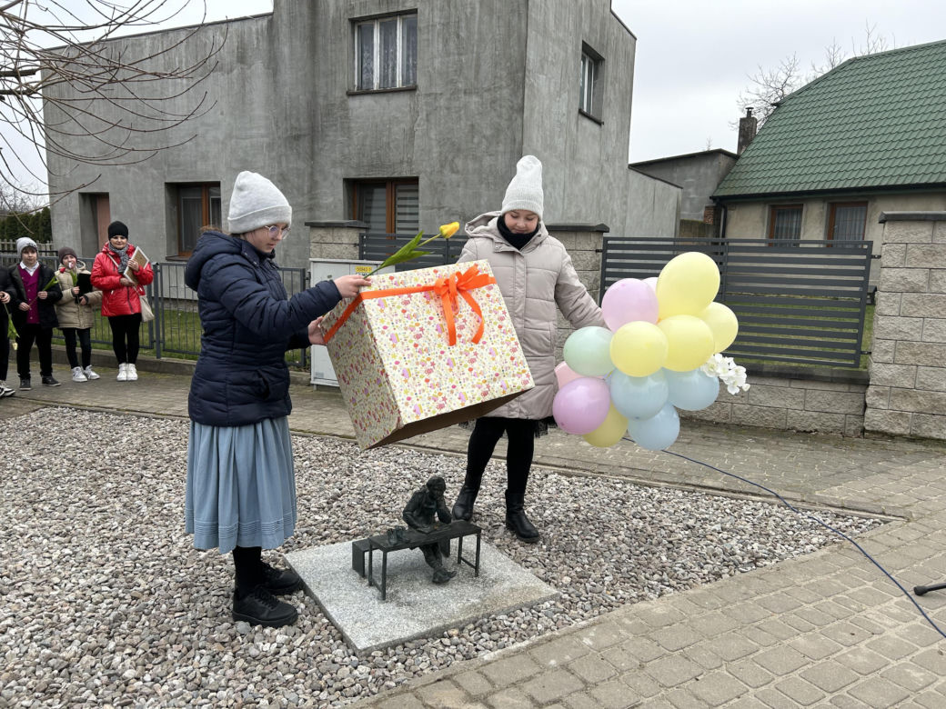 Rzeźby Szewczyków nową atrakcją Kazimierza Biskupiego