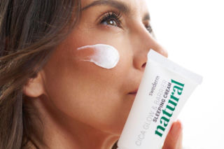 Wiosenna energia ze swederm. Kosmetyki do twarzy dające efekt wypoczętej skóry