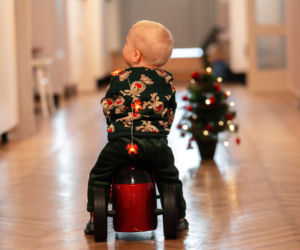 Staś ma 16 miesięcy i wciąż czeka na dom. Fundacja Gajusz szuka dla niego rodziny