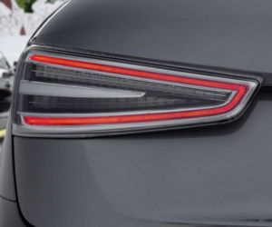 Audi Q3 z kempingowym namiotem