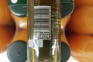 Zapłacisz więcej za zakupy? Biedronka i Lidl doliczają kaucję bez ostrzeżenia!