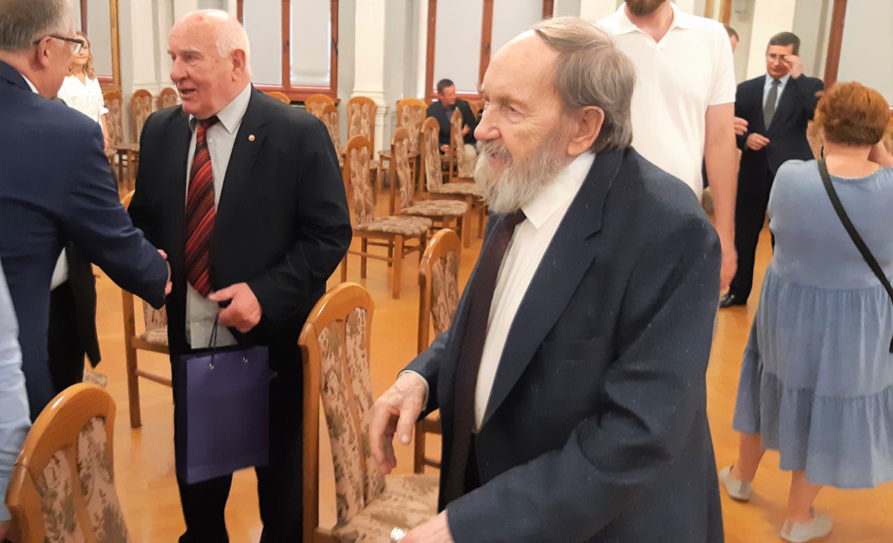 Ma 97 lat i zaskakuje formą! Janusz Terlecki z najwyższym odznaczeniem związkowym