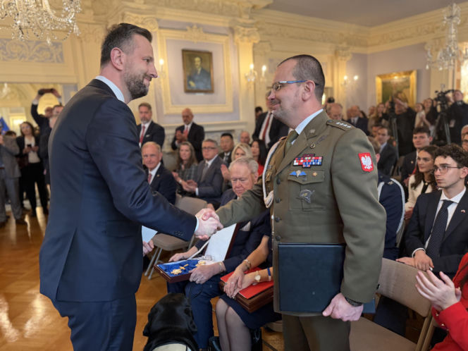 Wręczenie Krzyża Wielkiego Orderu Zasługi RP rodzicom Michaela Ollisa w Waszyngtonie, DC