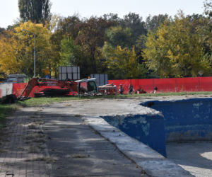 Basen w Obornikach Śląskich już w przebudowie