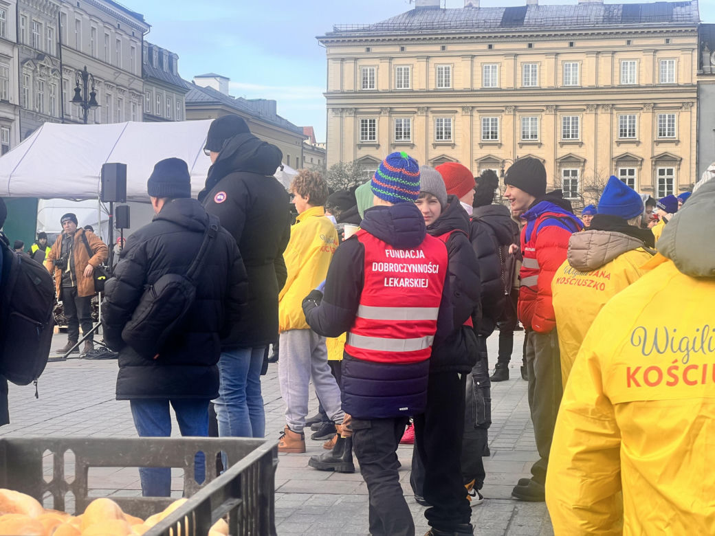 XXVII Wiglia dla Osób Bezdomnych i Potrzebujących Jana Kościuszko ponownie na Rynku Głównym w Krakowie 
