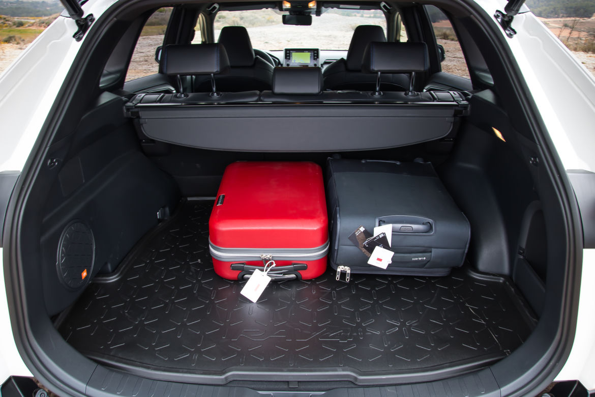 Toyota RAV4 2.5 Hybrid Dynamic Force 218 KM FWD e-CVT Selection