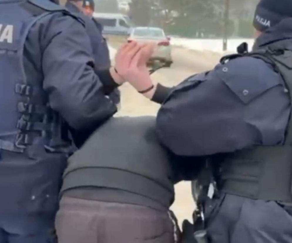 Policjanci mieli pobic chorego na Parkinsona. „Myśleli, że jest naćpany”