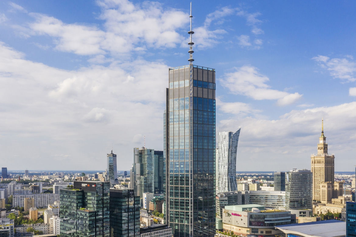 Szklany kolos wreszcie skończony. Kiedy otwarcie Varso Tower?