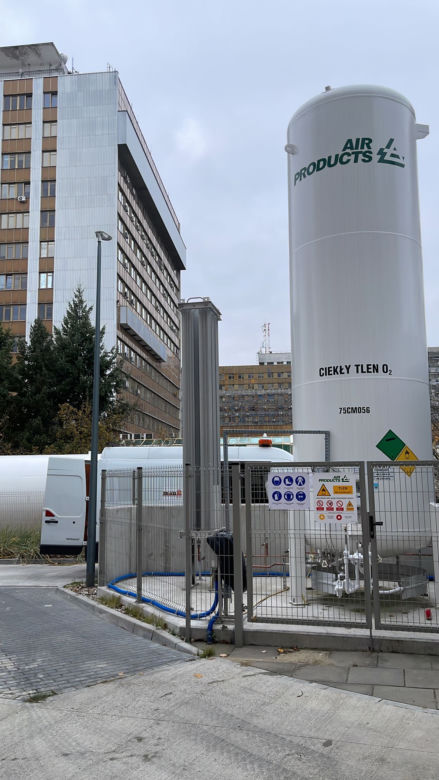 Alarm w szpitalu Południowym. Awaria instalacji. Jadą butle z tlenem