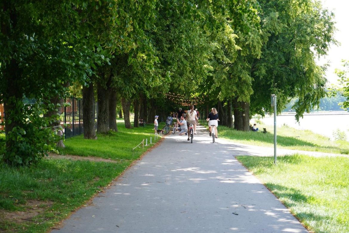 Lublinianie ruszyli nad Zalew Zemborzycki. Tak spędzili pierwszy weekend wakacji nad "lubelskim morzem"