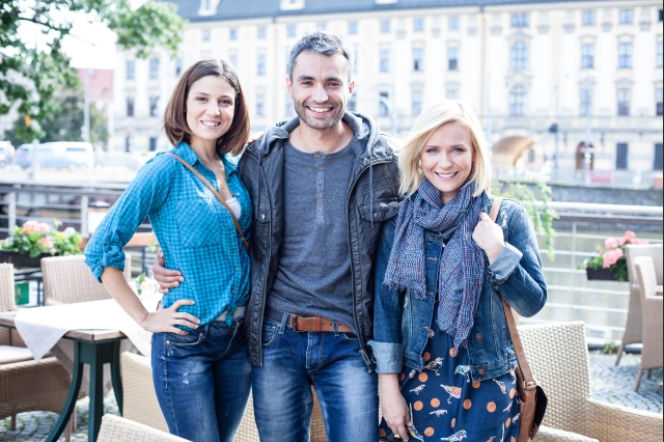 Pierwsza miłość. Aleks (Hubert Jarczak), Marysia (Aneta Zając), Kinga (Aleksandra Zienkiewicz)