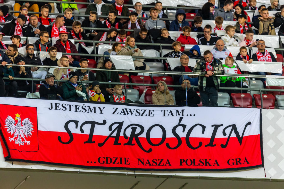 Kibice na meczu Polska -Mołdawia