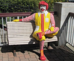 Tak przed laty wyglądał McDonalds. Pamiętasz jeszcze te czasy?