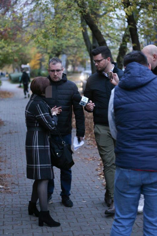 Przemysław Czarnecki opuszcza izbę wytrzeźwień