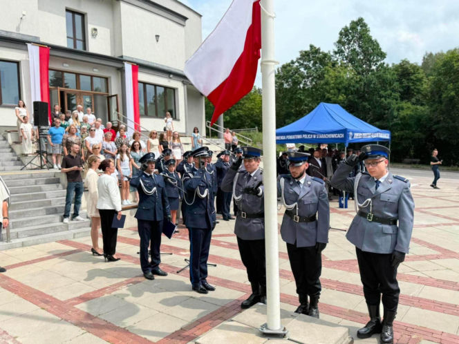 Święto Policji w Starachowicach. Uroczyste awanse, rodzinny piknik i podziękowania