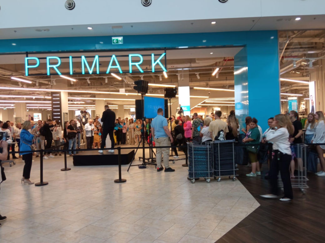 Primark we Wrocławiu oficjalnie otwarty! Kolejki do sklepu od samego rana [ZDJĘCIA]
