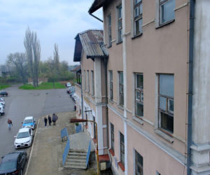 Koniec z ruiną w centrum miasta. Historyczny dworzec w Ostrowcu zyska drugie życie