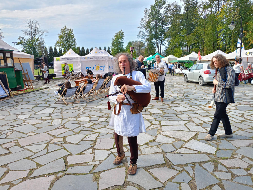 Odbywający się w Mrozach Festyn Archeologiczny to wydarzenie, które z roku na rok przyciąga coraz więcej umieszkańców regionu i turystów
