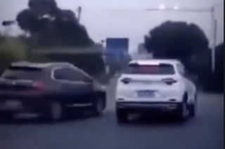 Refleks uratował mu życie! Piękny manewr uwieczniony przez kamerkę samochodową - WIDEO