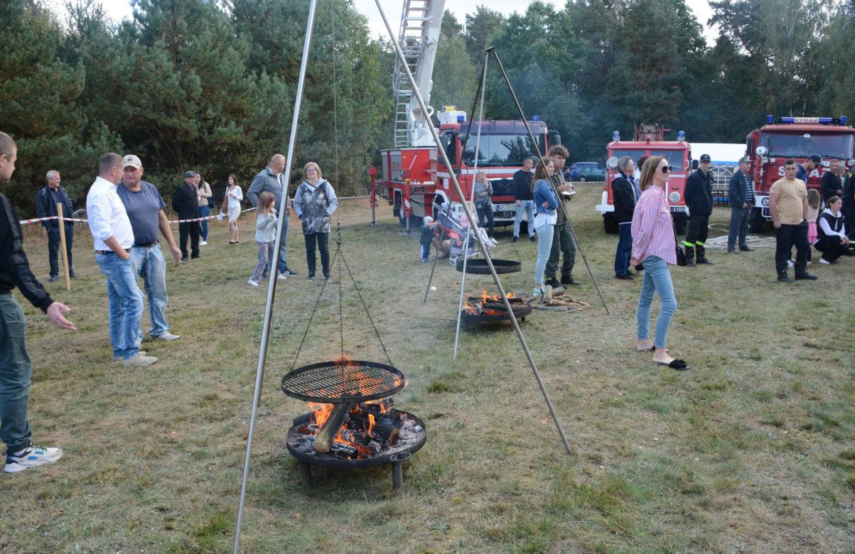 Piknik "Tak to było sto lat temu" w Dąbrówce Stany