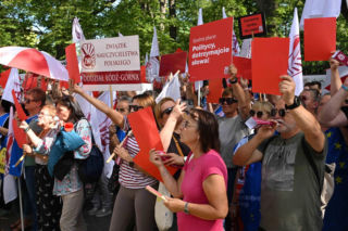 Protest nauczycieli. Chcą podwyżek. Ile zarabia się w polskich szkołach?
